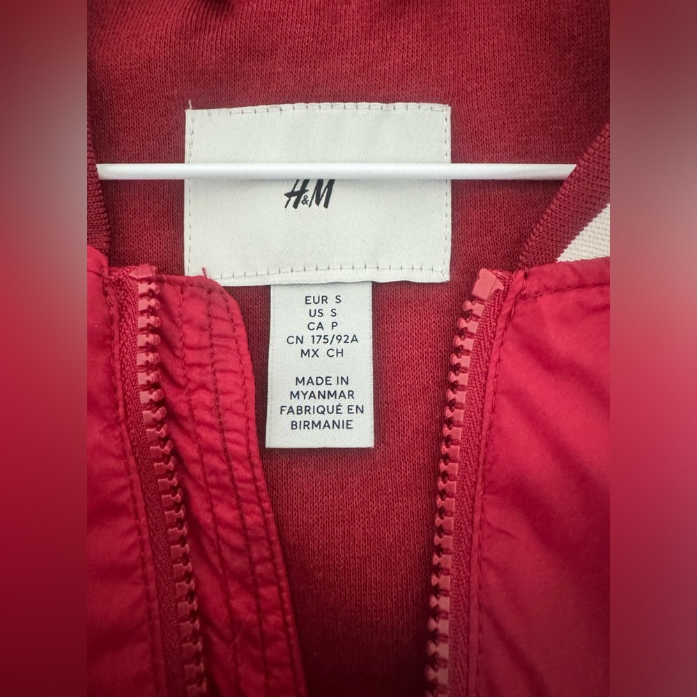 zip up jacket - Picture 3 of 3